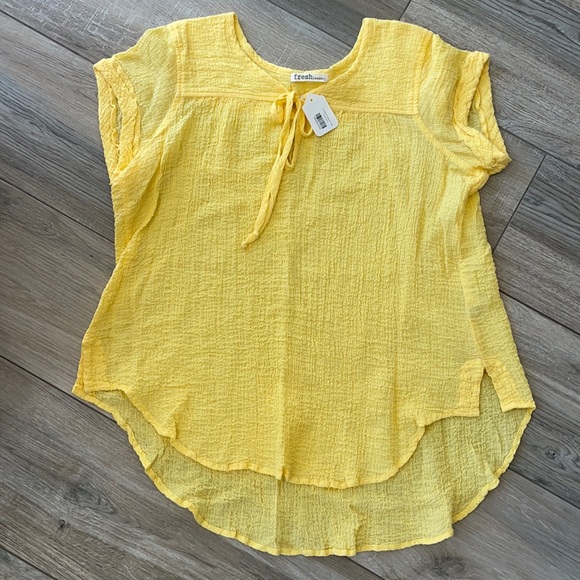fresh laundry Tops - Yellow crinkled gauze top NWT